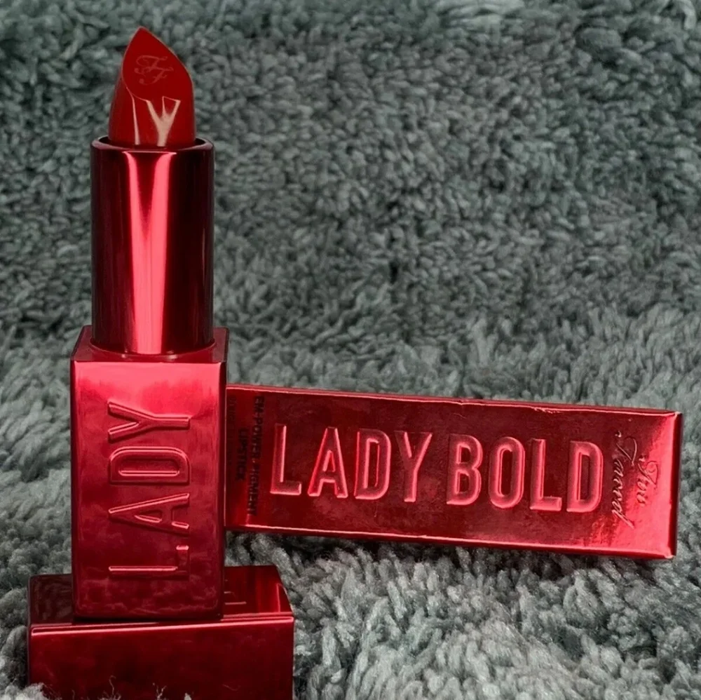 🧚‍♀️LADY BOLD Too Faced Lady Bold Em-Power Pigment Lipstick NWT